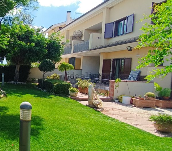 casa indipendente in vendita ad Eboli