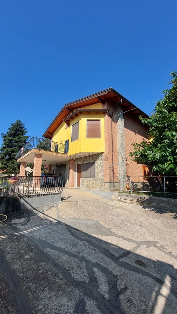casa indipendente in vendita ad Eboli