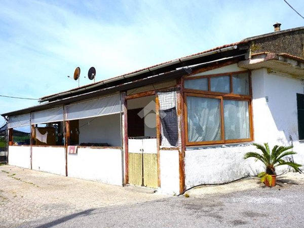 casa indipendente in vendita ad Eboli in zona Campolongo
