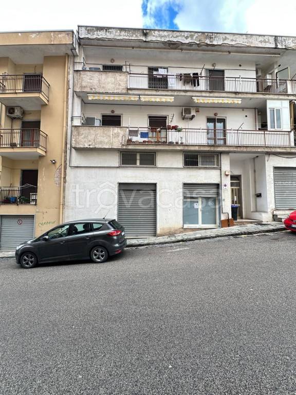 negozio in vendita ad Eboli