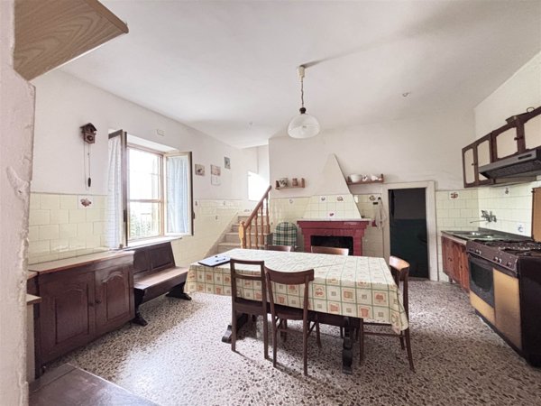 casa indipendente in vendita ad Eboli in zona Prato