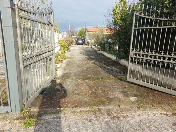 appartamento in vendita ad Eboli in zona Campolongo