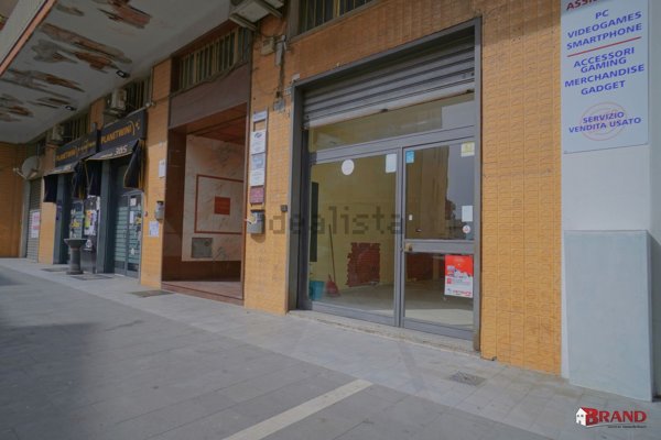 locale commerciale in vendita ad Eboli