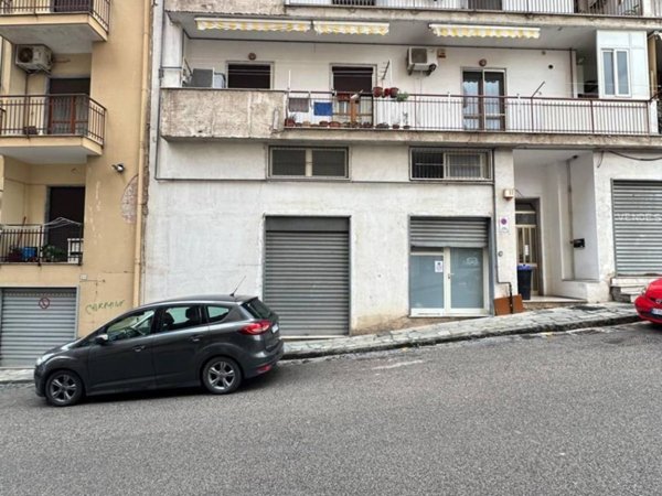 negozio in vendita ad Eboli