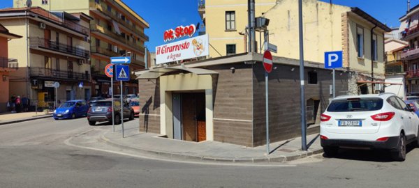 negozio in vendita ad Eboli