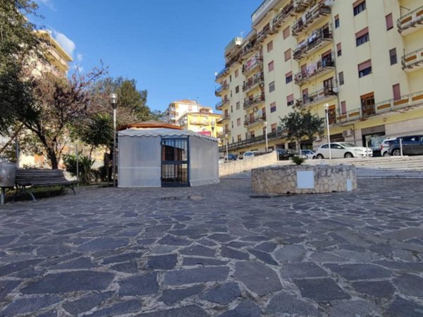 negozio in vendita ad Eboli