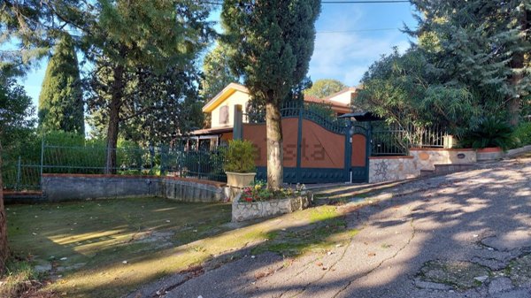 casa indipendente in vendita ad Eboli in zona Corno d'Oro