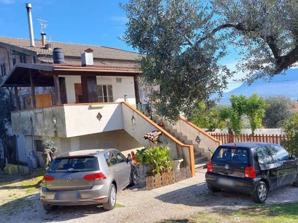 casa indipendente in vendita ad Eboli in zona Sant'Andrea