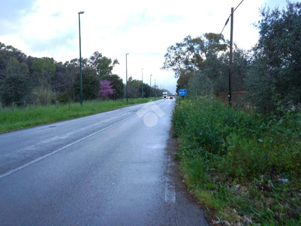 terreno agricolo in vendita ad Eboli in zona Campolongo