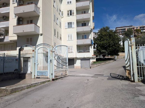 locale commerciale in vendita ad Eboli