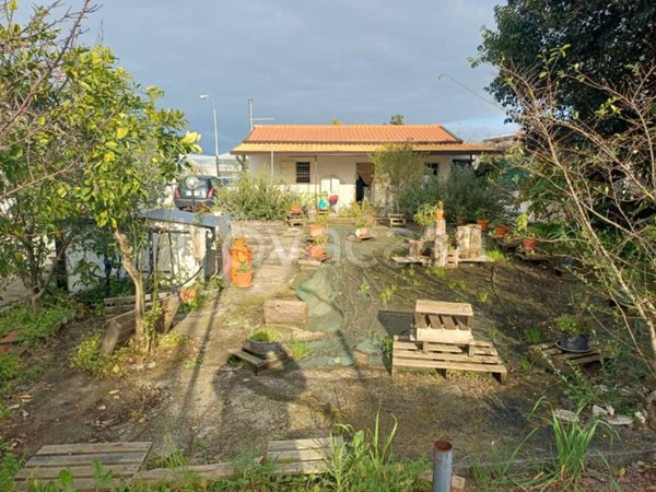 appartamento in vendita ad Eboli in zona Campolongo