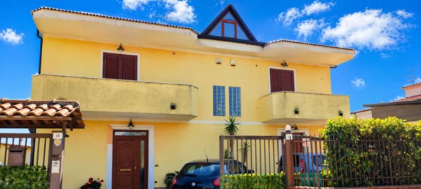 casa indipendente in vendita ad Eboli in zona Sant'Andrea