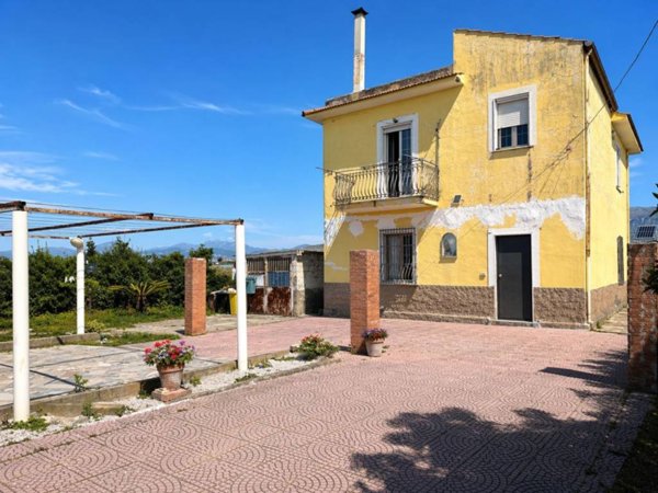 casa indipendente in vendita ad Eboli