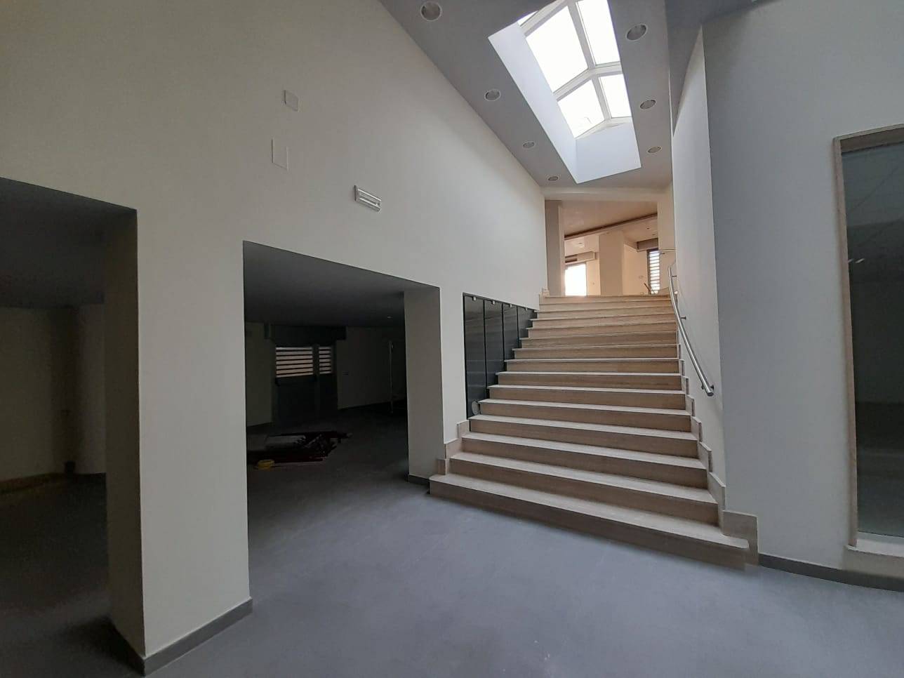 locale commerciale in vendita ad Eboli