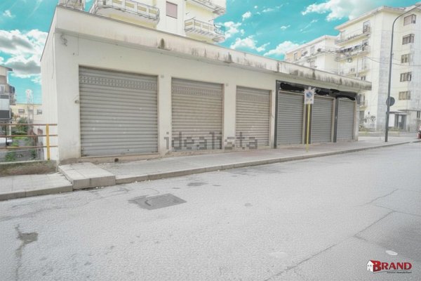 locale commerciale in vendita ad Eboli