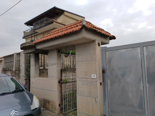 casa indipendente in vendita ad Eboli