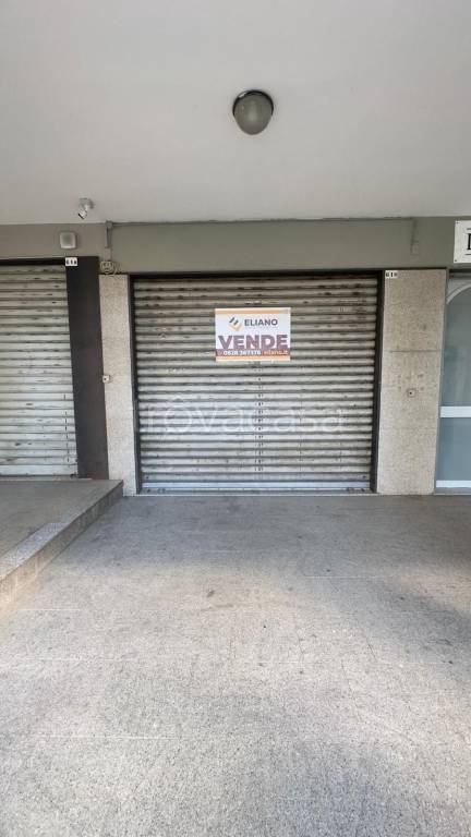negozio in vendita ad Eboli