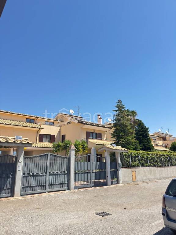 casa indipendente in vendita ad Eboli in zona Corno d'Oro