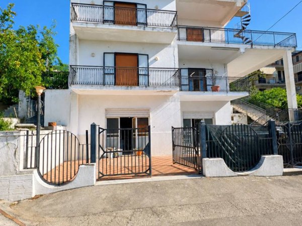 casa indipendente in vendita ad Eboli