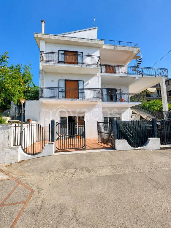 casa indipendente in vendita ad Eboli