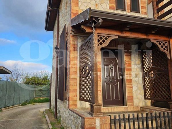 casa indipendente in vendita ad Eboli in zona Boscariello
