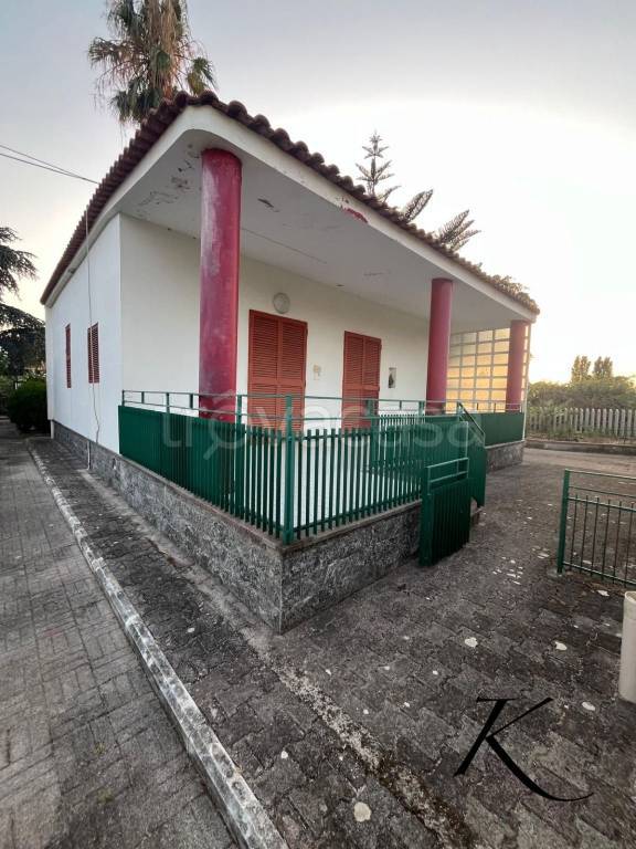 appartamento in vendita ad Eboli in zona Campolongo