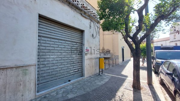 locale commerciale in vendita ad Eboli