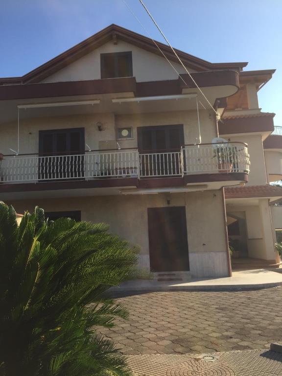 casa indipendente in vendita ad Eboli in zona Sant'Andrea