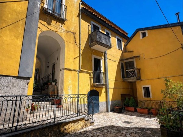 casa indipendente in vendita ad Eboli