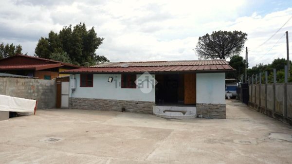 casa indipendente in vendita ad Eboli in zona Campolongo