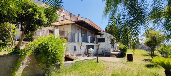 casa indipendente in vendita ad Eboli in zona Corno d'Oro