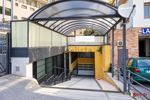 locale commerciale in vendita ad Eboli