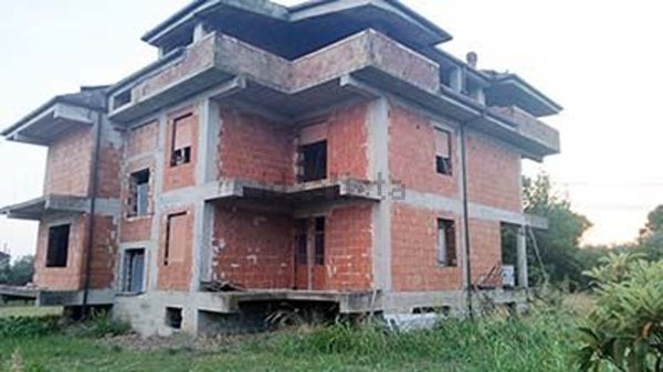 casa indipendente in vendita ad Eboli in zona Prato