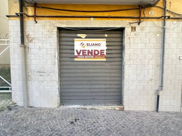 locale commerciale in vendita ad Eboli