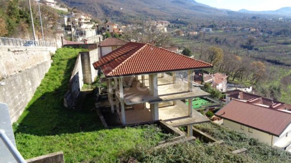 casa indipendente in vendita a Fisciano in zona Pizzolano