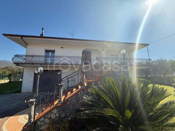 casa indipendente in vendita a Fisciano