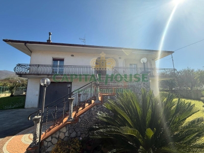 casa indipendente in vendita a Fisciano