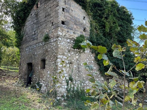 rudere in vendita a Fisciano