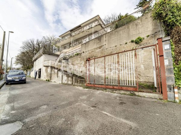 casa indipendente in vendita a Fisciano