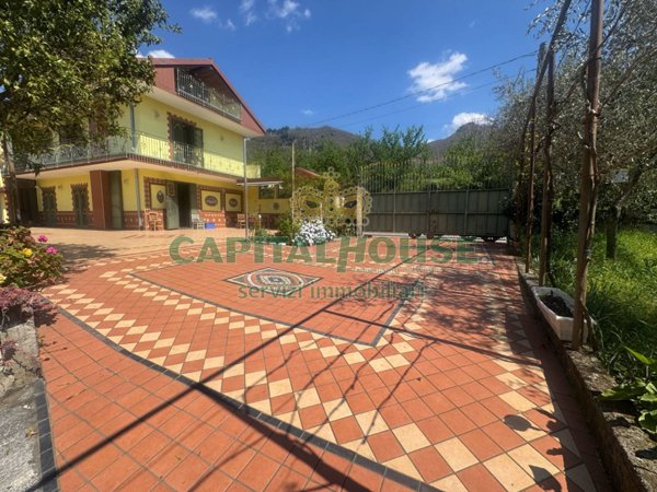 casa indipendente in vendita a Fisciano