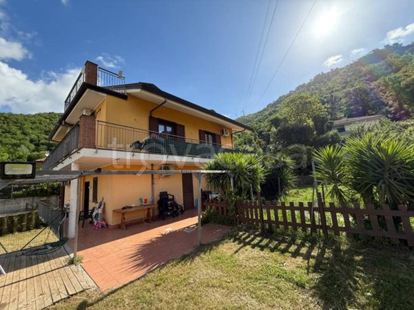 casa indipendente in vendita a Fisciano