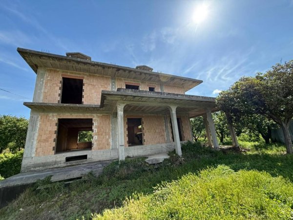casa indipendente in vendita a Fisciano