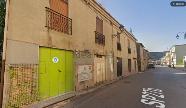 locale commerciale in vendita a Fisciano