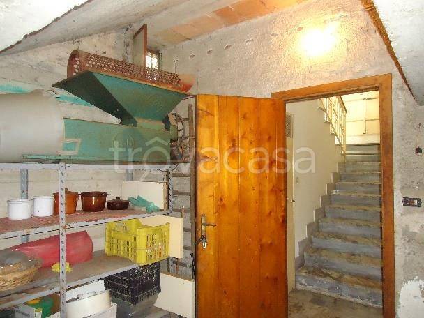 locale commerciale in vendita a Fisciano