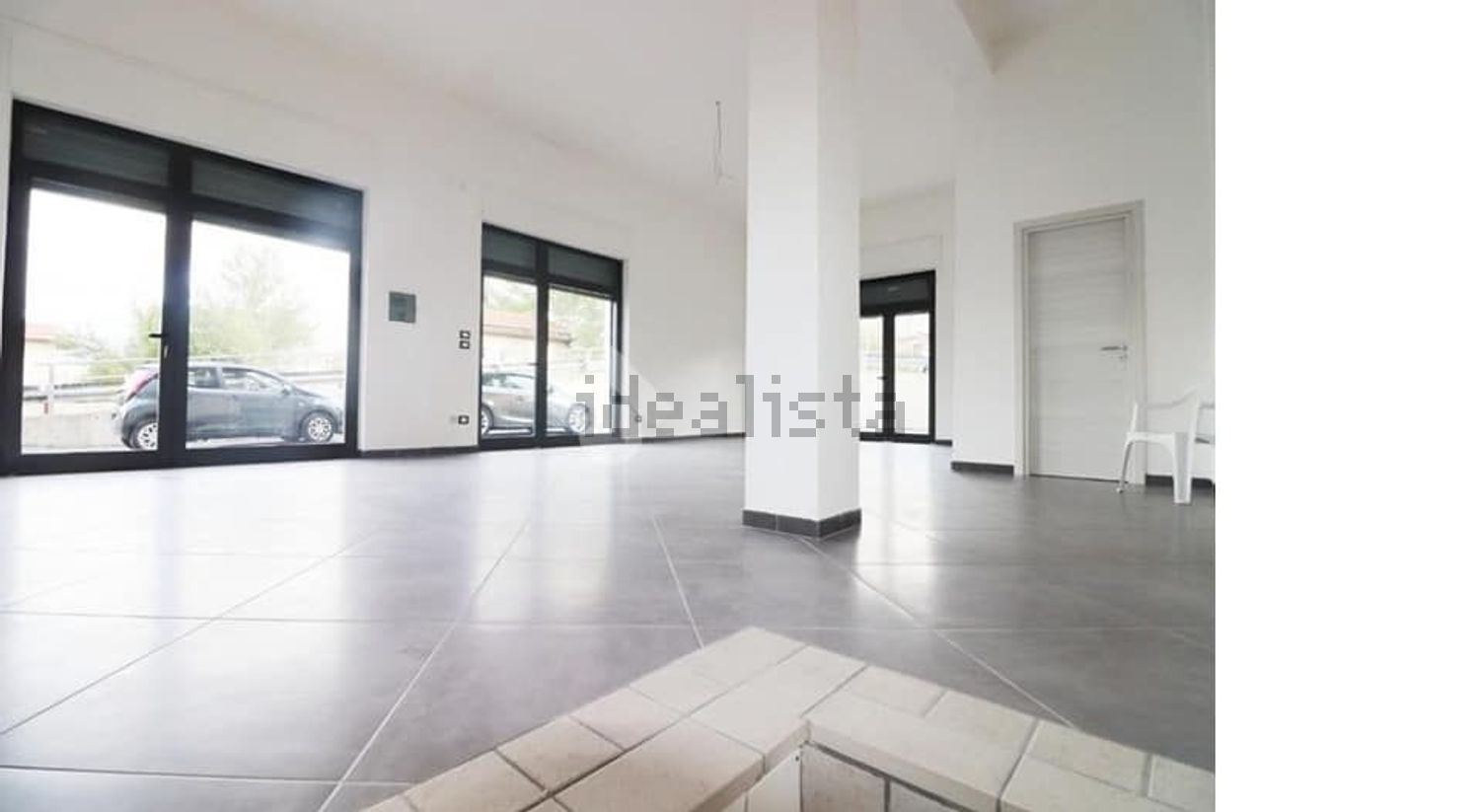 locale commerciale in vendita a Fisciano