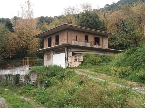casa indipendente in vendita a Fisciano in zona Soccorso