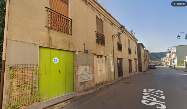 negozio in vendita a Fisciano