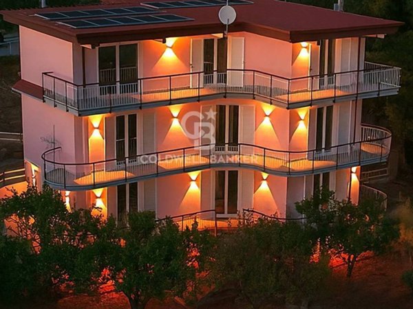 casa indipendente in vendita a Fisciano