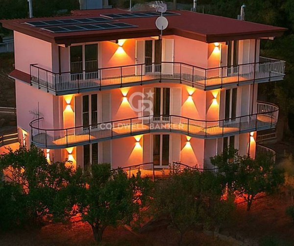 casa indipendente in vendita a Fisciano