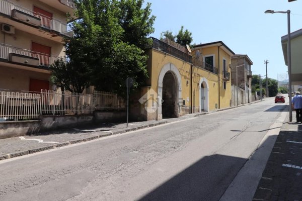 casa semindipendente in vendita a Fisciano